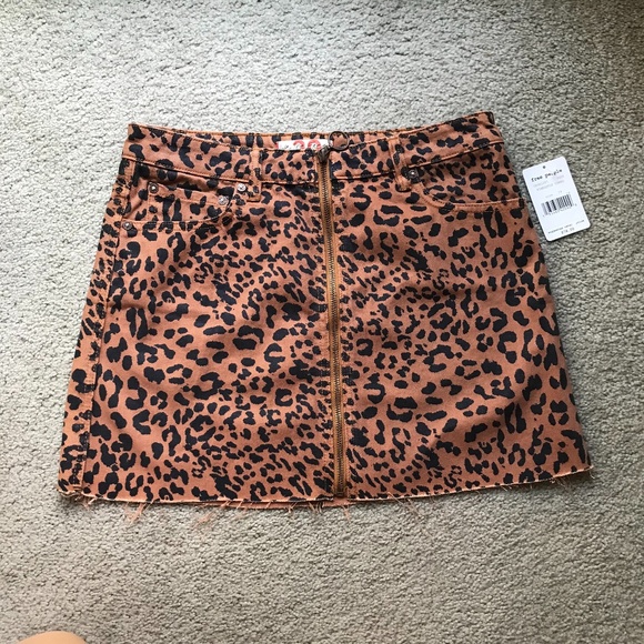 Free People Dresses & Skirts - Free People Leopard Zipper Mini Skirt